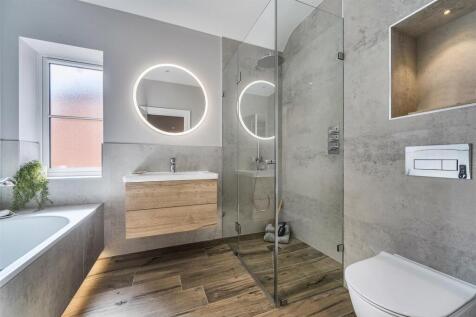 Family Bathroom.jpg