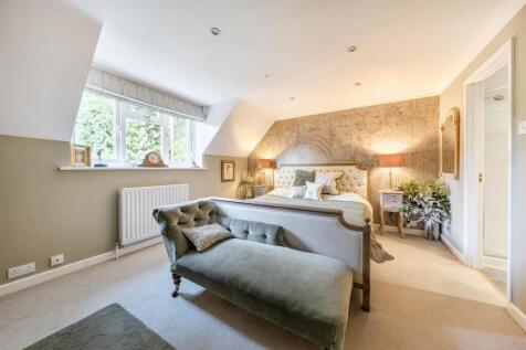 Bedroom 1.jpg