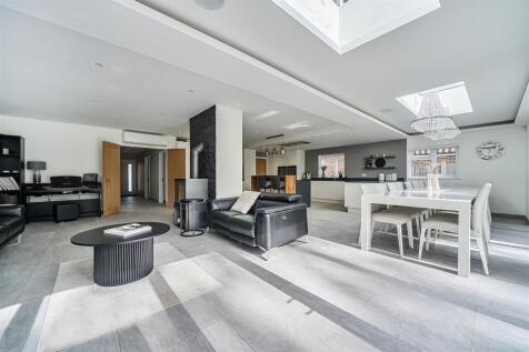 Living/Kitchen