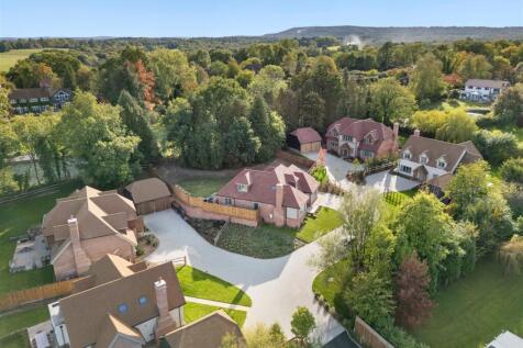 Farndon Close Chiddingfold