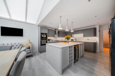 Kitchen-dining-Family Room