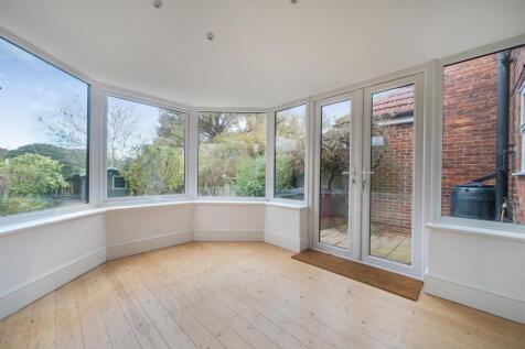 Living-Kitchen-Dining (3).jpg