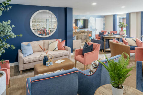 Comm Lounge