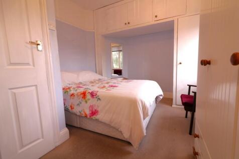 montague ave bed ...