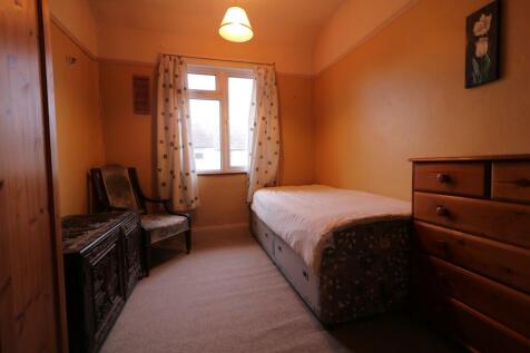 montague ave bed ...