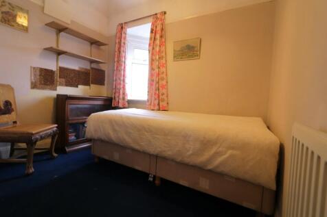 montague ave bed ...