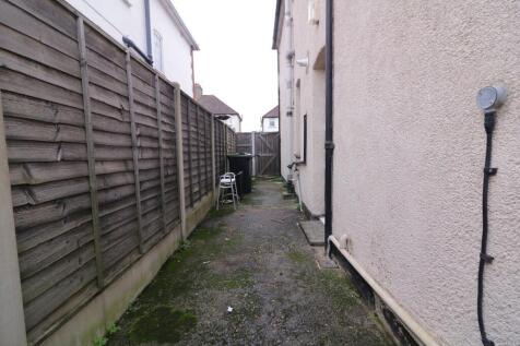 montague ave side