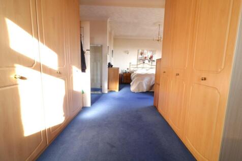 Hillway Bed 1 sho...
