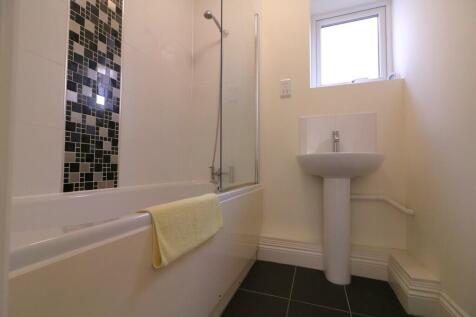 7 Kent Lodge bath...