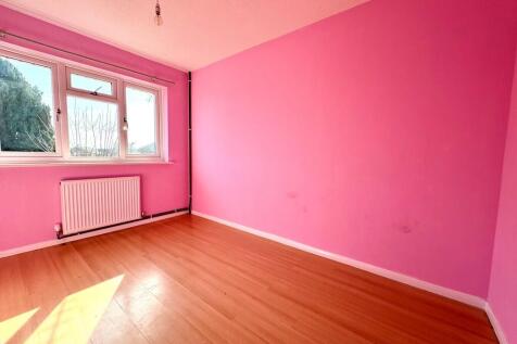 77 Coniston bed 2