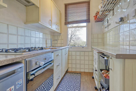 107a Victoria Ave...