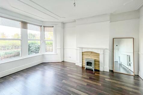 107 Victoria Ave ...