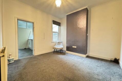 12 North Avenue l...