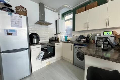 49 Woodgrange Dri...