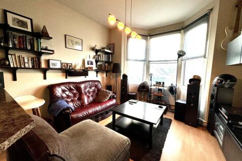 49a Woodgrange dr...