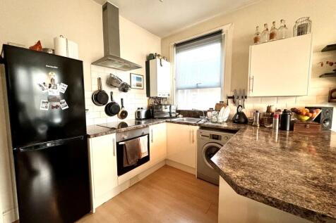 49a Woodgrange Dr...