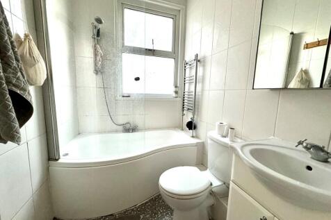 49a Woodgrange Dr...
