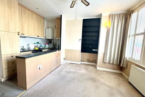 43 Satanita Road ...