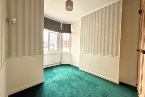 43 Satanita Road ...