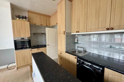 43 Satanita Road ...