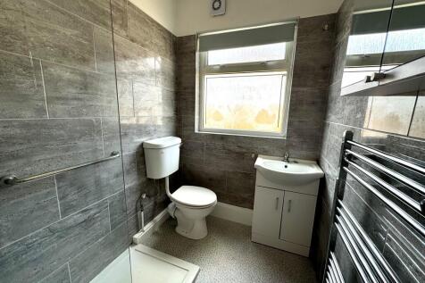 34 Oakengrange Dr...