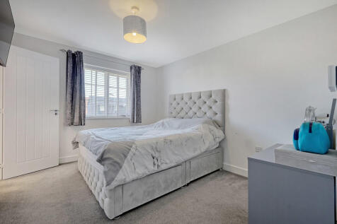 70 Kingfisher str...