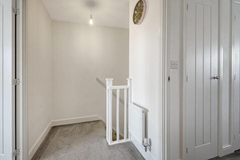 70 Kingfisher str...