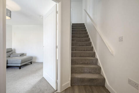 70 Kingfisher str...