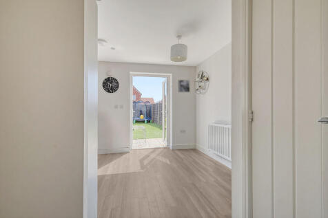 70 Kingfisher str...