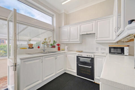 2 Marine Parade k...