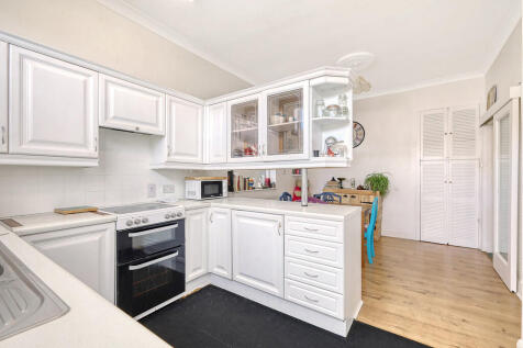 2 Marine Parade k...
