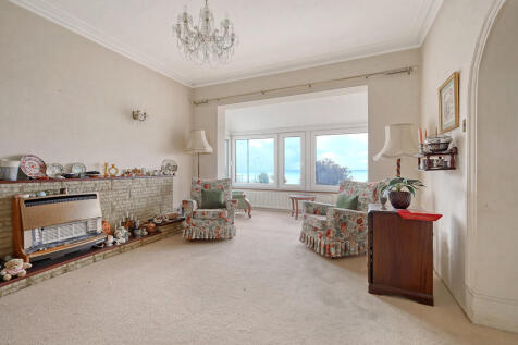 2a Marine Parade ...