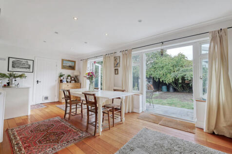 22 Holyrood Drive...
