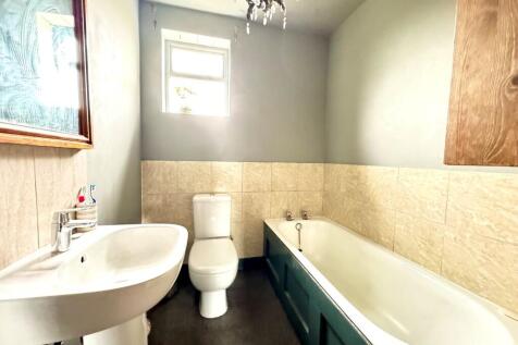 41 Wakering Road ...