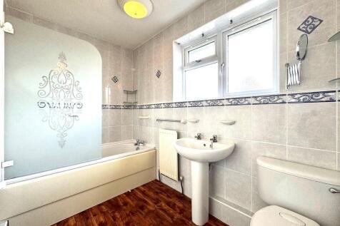 52 Preston Road b...