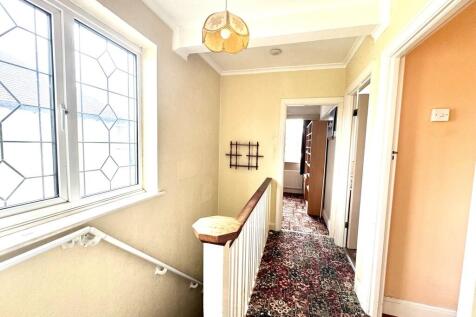 19 Glastonbury Ch...