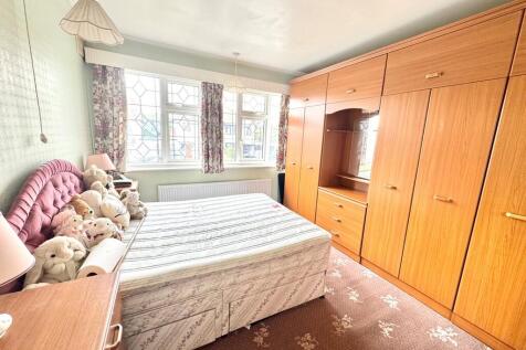 19 Glastonbury Ch...