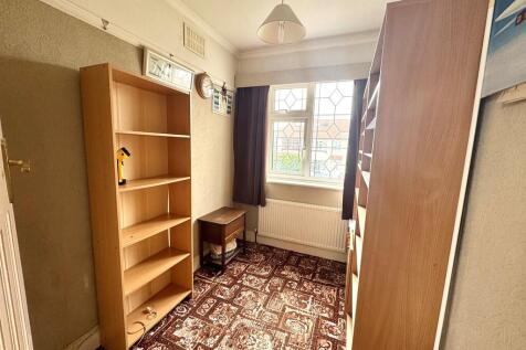 19 Glastonbury Ch...