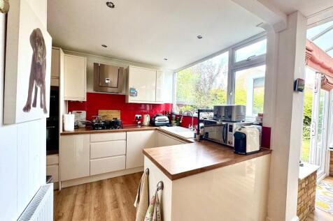 8 Lyme Road kitch...
