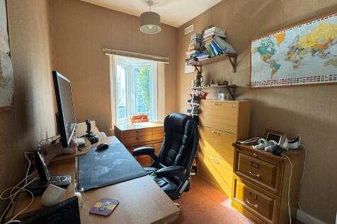 8 Lyme Road bedro...