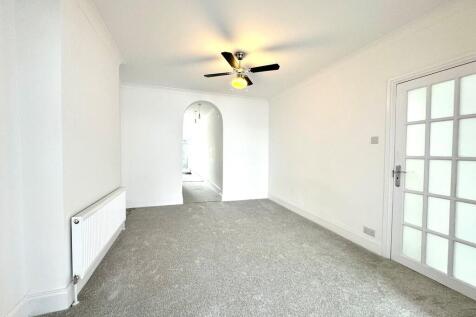 7 Hamstel road re...