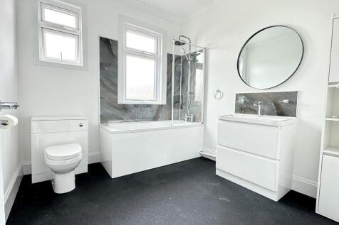 7 Hamstel Road ba...