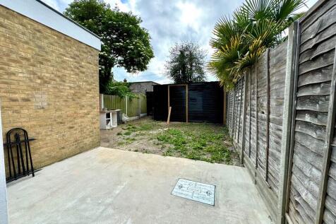 7 Hamstel Road ga...