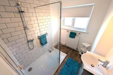 Shower Room/Separate W/c