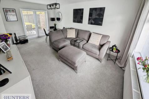 Lounge / Dining Area