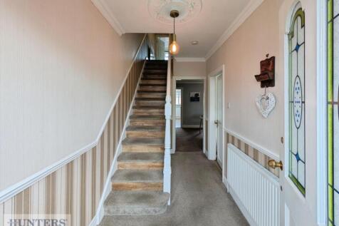 Vestibule / Hallway