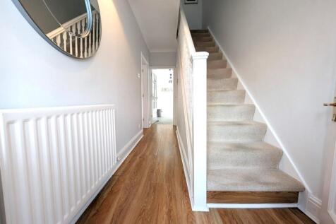 Vestibule / Hallway