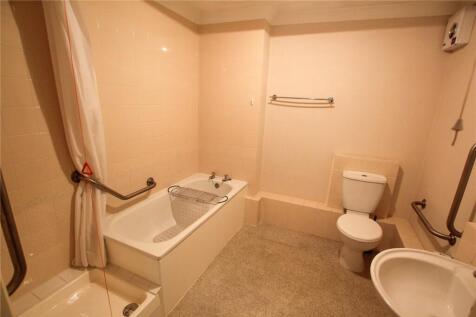 Four Piece B&#39;room.
