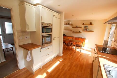Kitchen Diner.