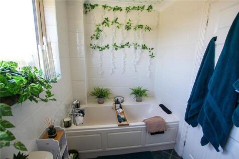 Ensuite Bathroom.
